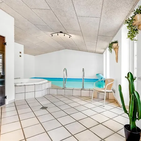 Alfrida - 1-5km From The Sea By Interhome *