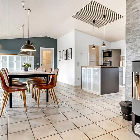 Alfrida - 1-5km From The Sea By Interhome Feriehus